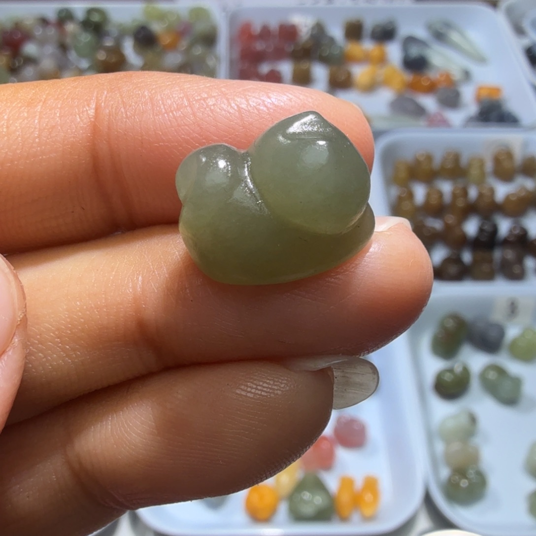 和田玉未镶嵌珠宝奇石