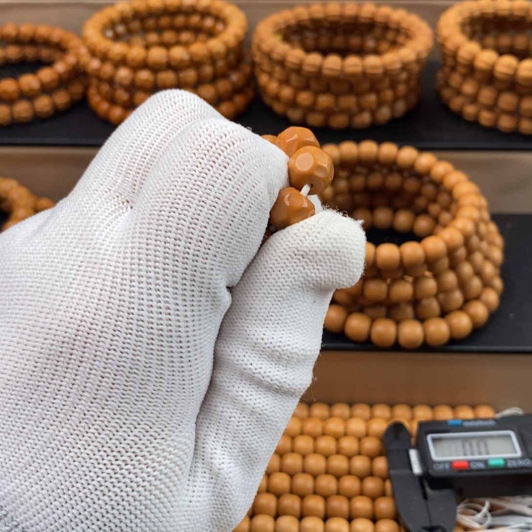 ****猴头核桃吊坠10级灯牌