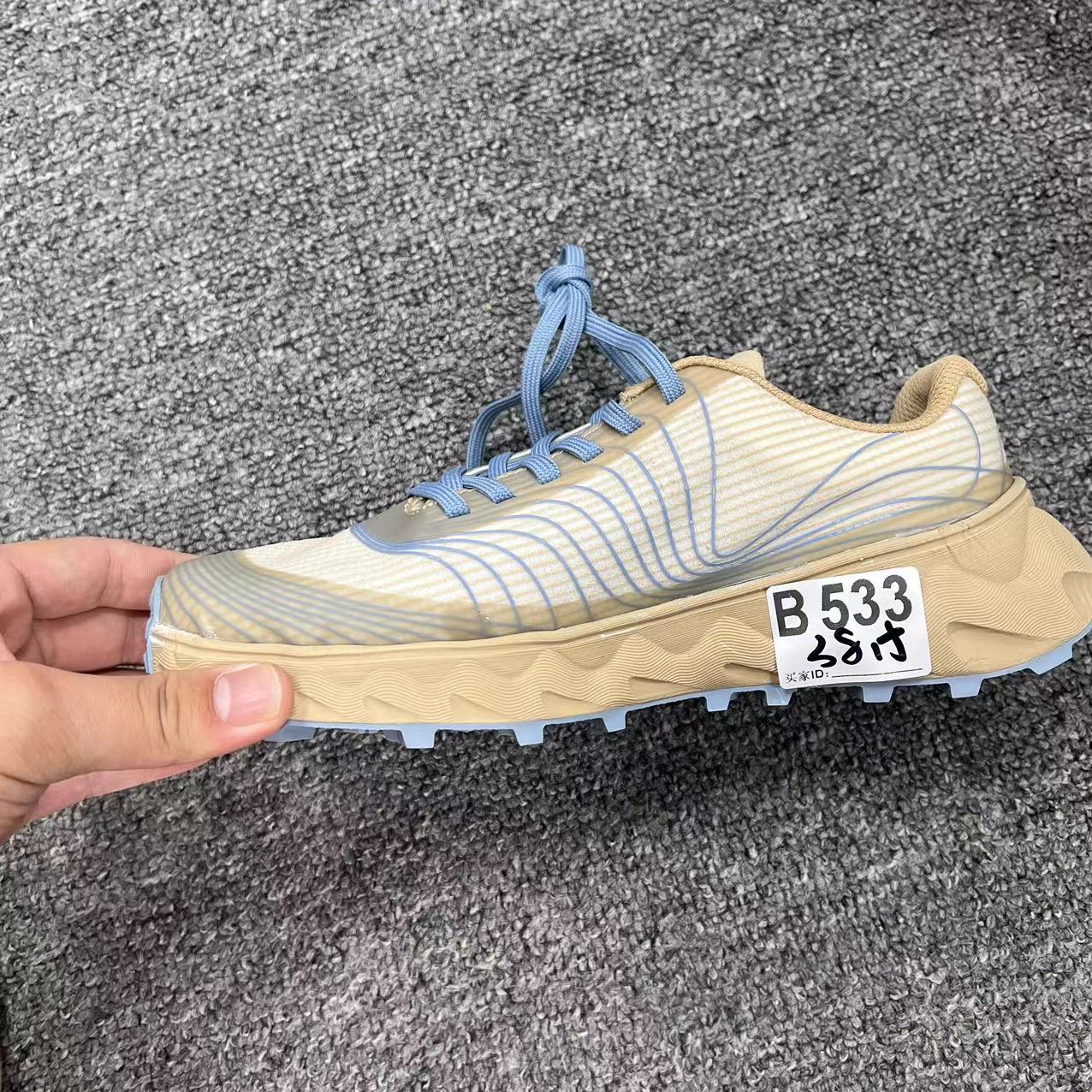 3号上新款男女高端户外休闲鞋 B533