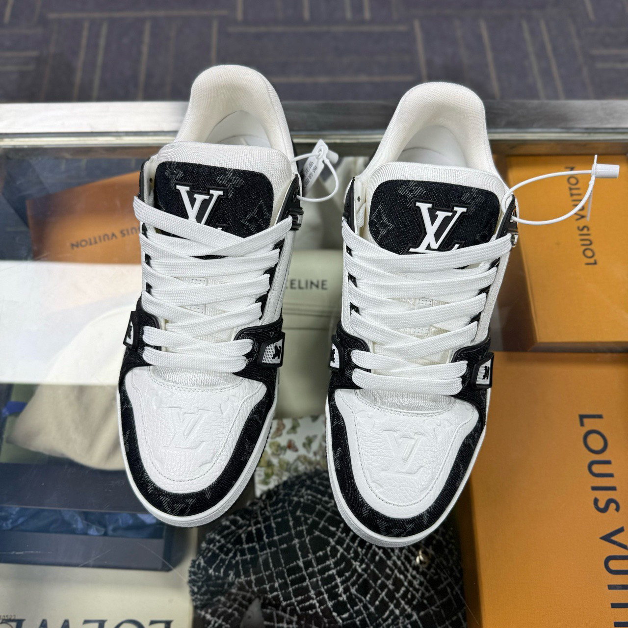 全新未使用 LouisVuitton/路易威登 TRAINER 尺码/UK7 YH16861