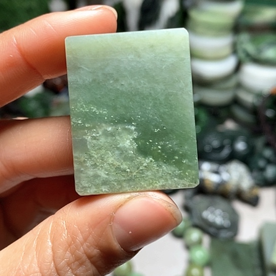 未镶嵌和田玉（糖玉）珠宝半成品