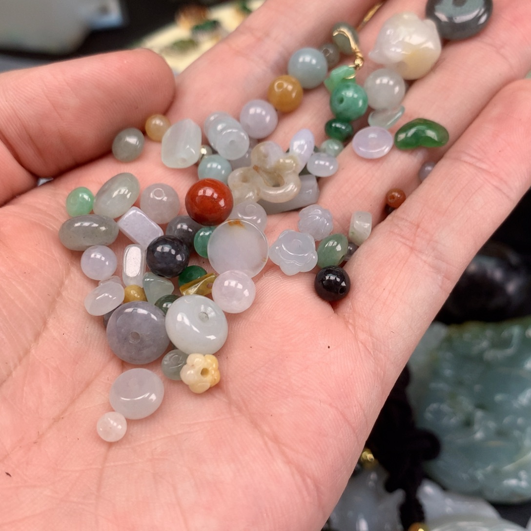 翡翠未镶嵌颈饰福利