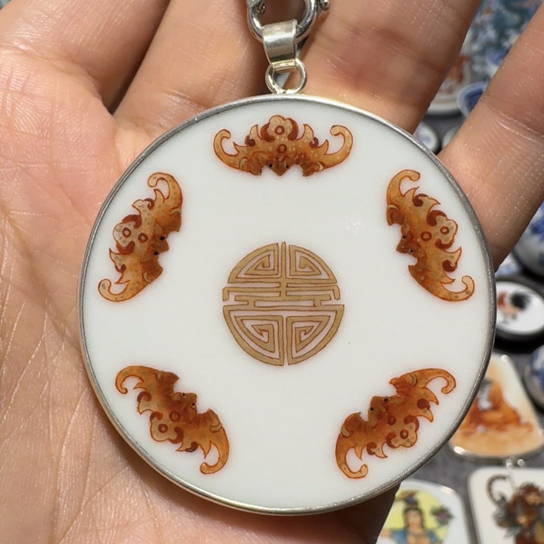 瓷片发*?精品挂件一个