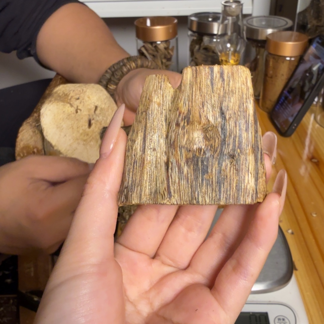 沉香陆河虫漏19克