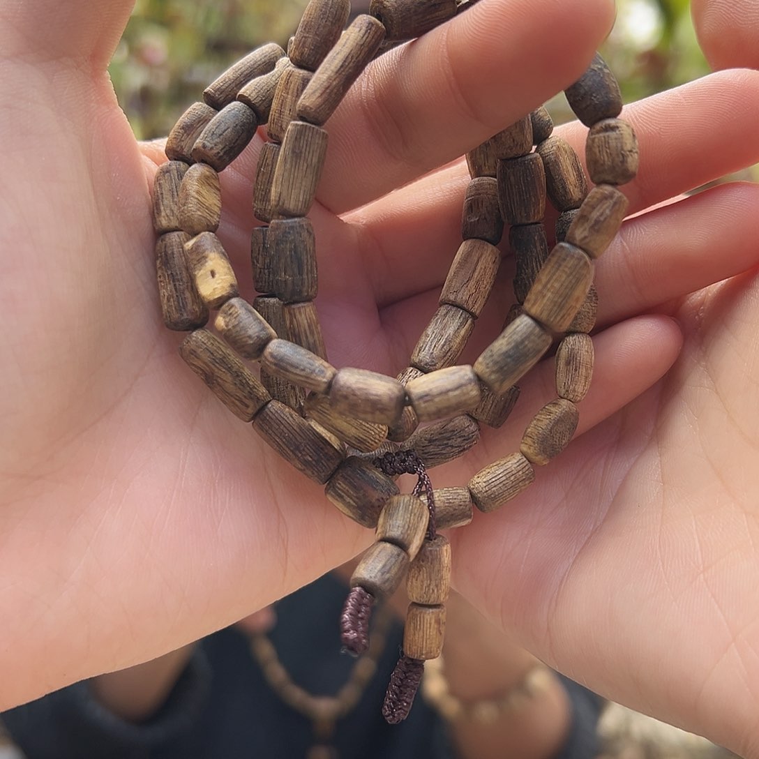 沉香手串红骨凹身14克多样性发货一条