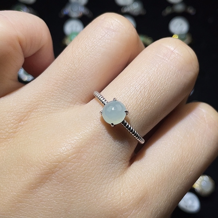 翡翠未镶嵌戒指戒指