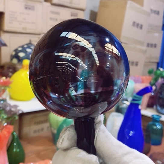 琉璃花瓶高14厘米宽8厘米