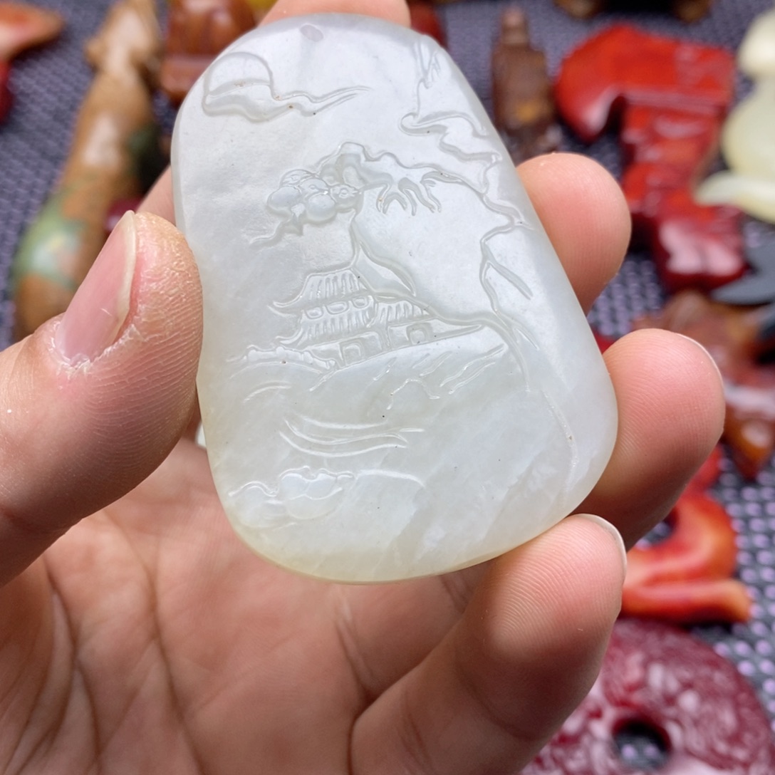 蛇纹石玉颈饰未镶嵌