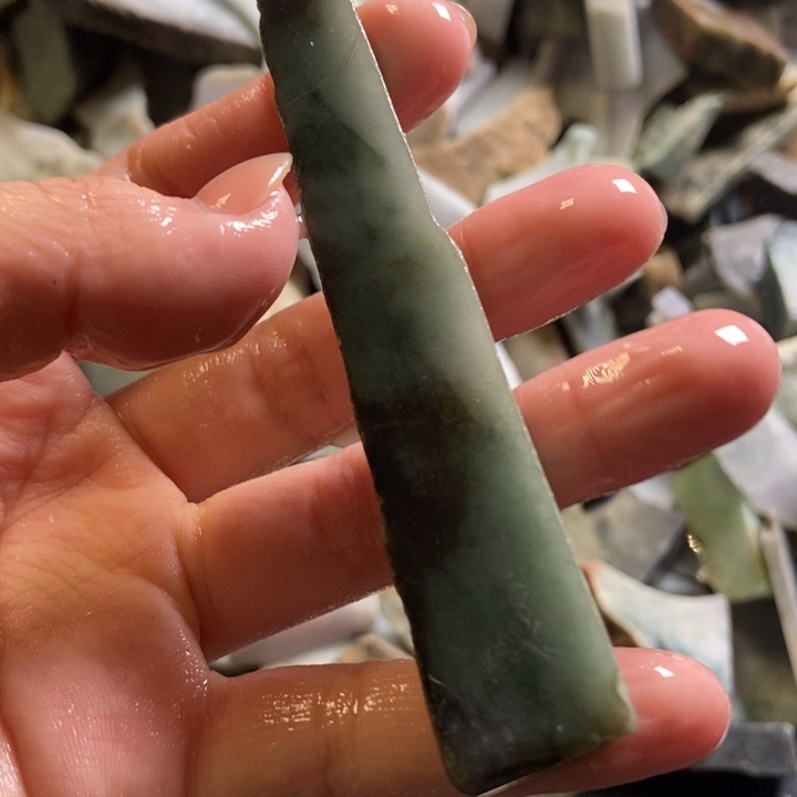 翡翠颈饰未镶嵌天然翡翠