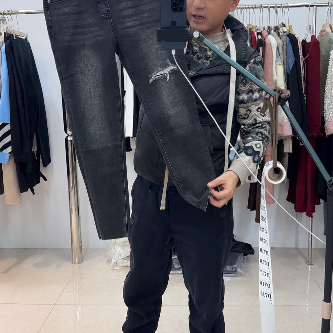 雯***雯大晚上我真的想吐的715