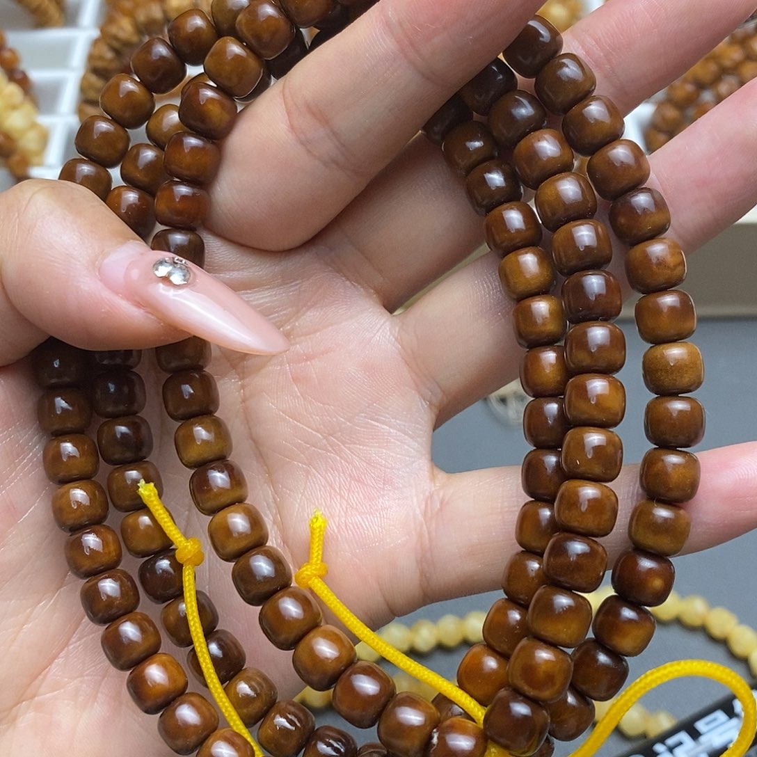 龙眼菩提手串龙脊菩提血红料脖挂卡7➕