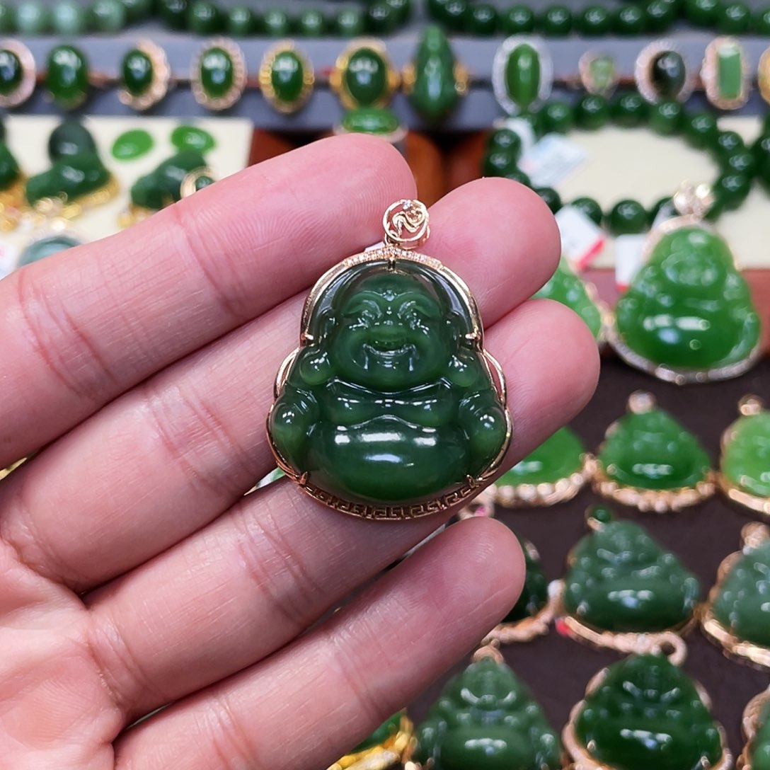 和田玉（碧玉）颈饰18K金镶嵌佛公30mm