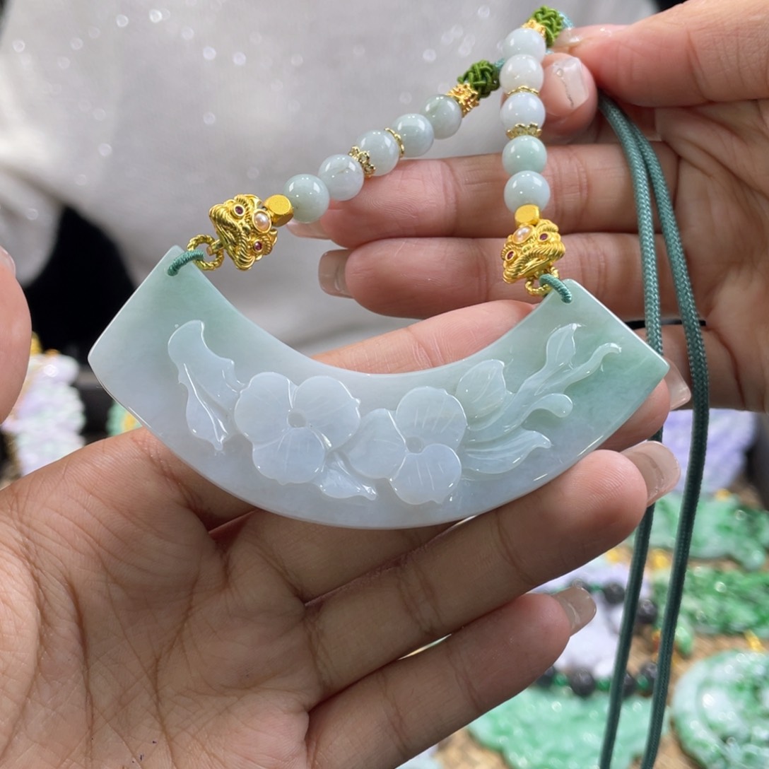 翡翠颈饰未镶嵌代编织