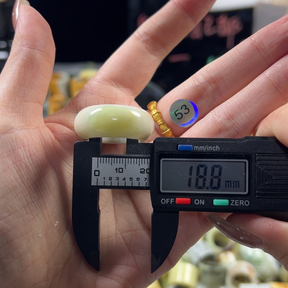 蛇纹石玉未镶嵌戒指