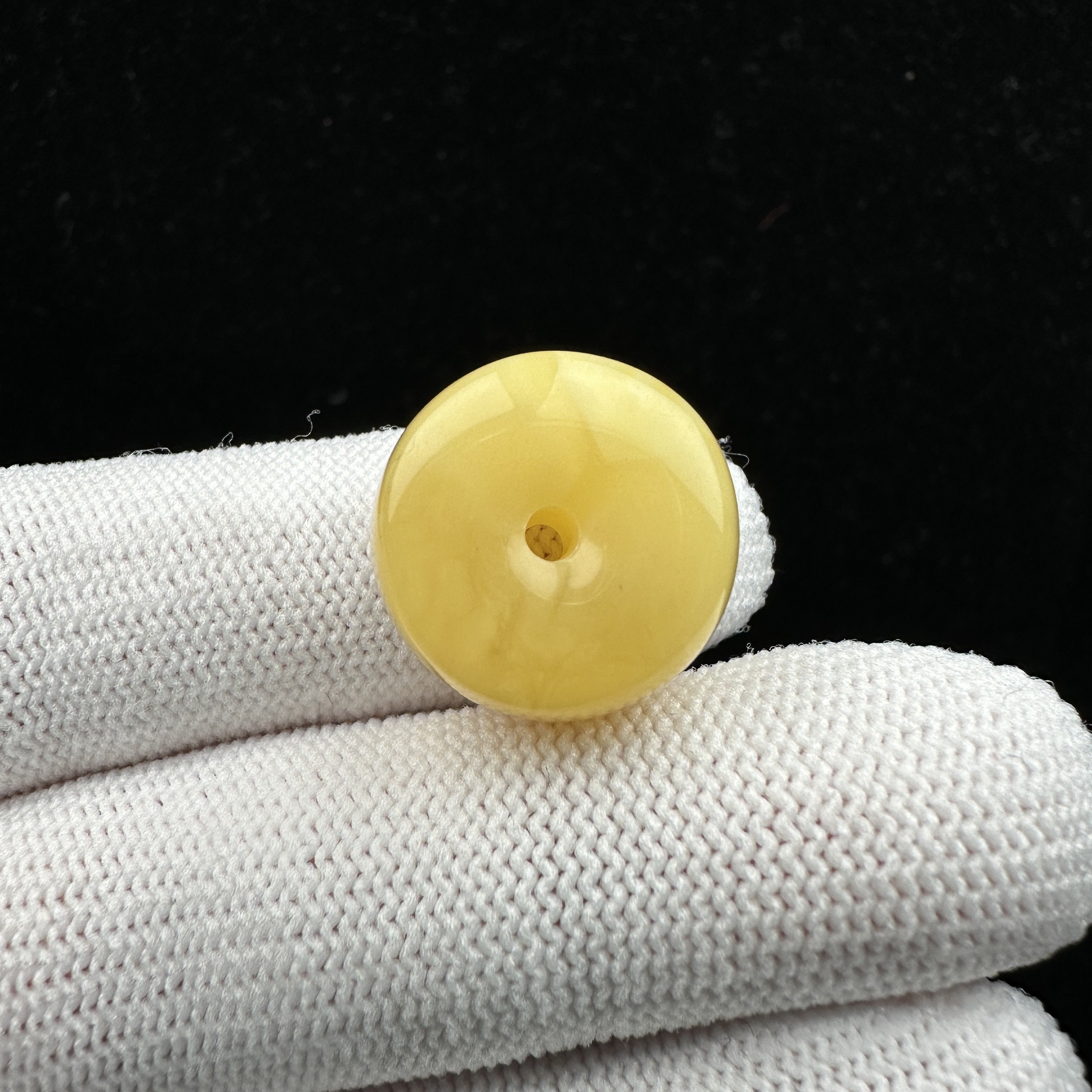 Y6313天然蜜蜡俄料扣子17*10.7mm 2.1克/T010