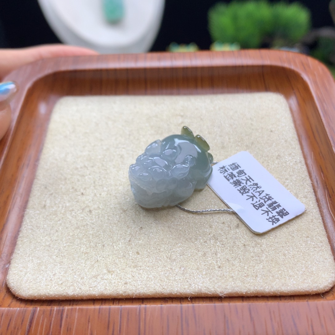 翡翠未镶嵌颈饰翡翠3