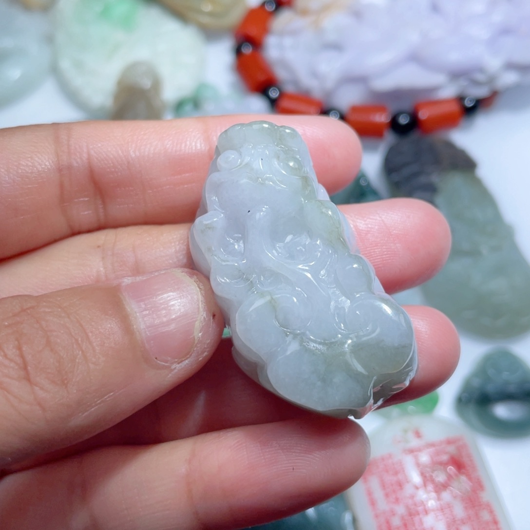 翡翠颈饰未镶嵌翡翠