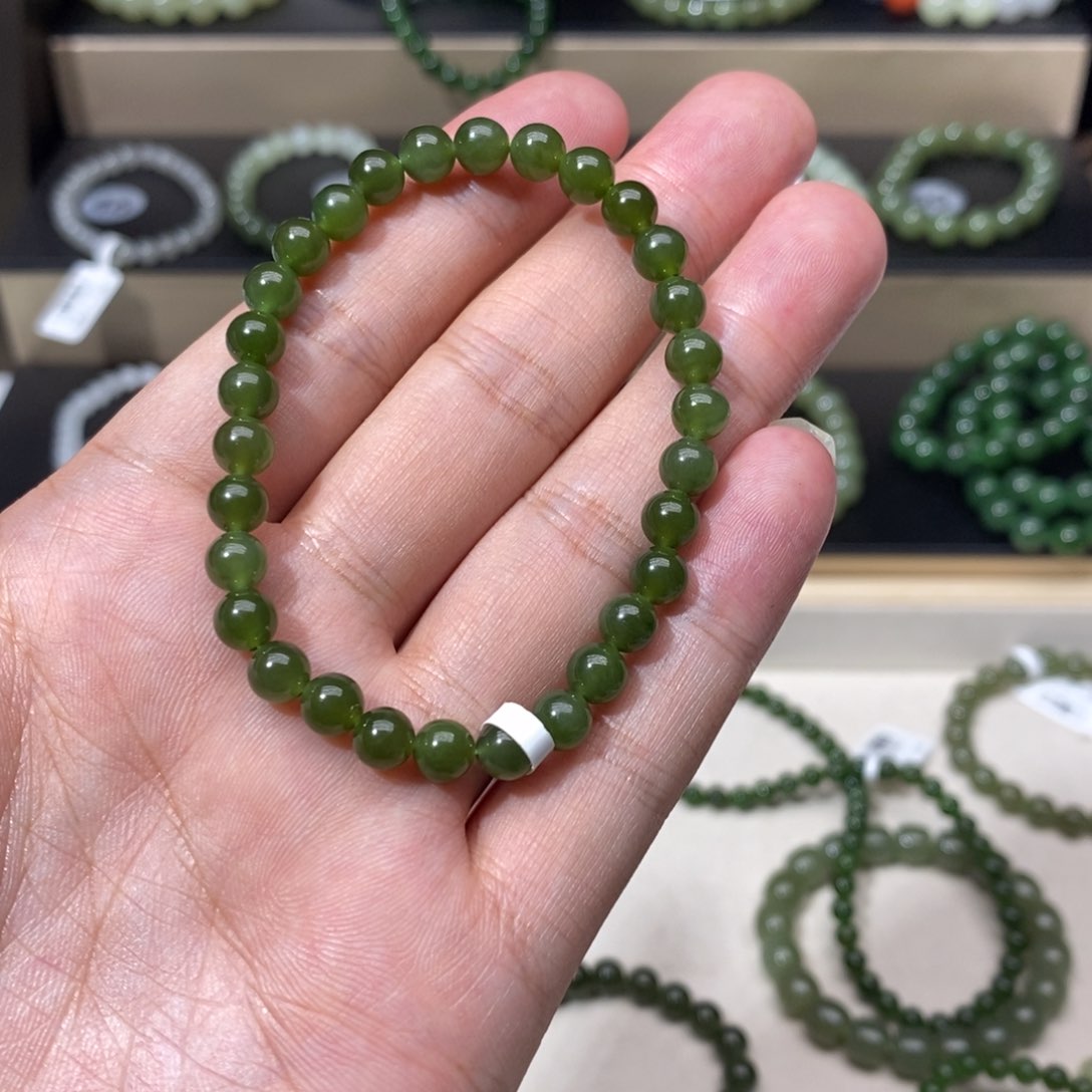 未镶嵌和田玉手串北****O卡6湖水绿多样性发1