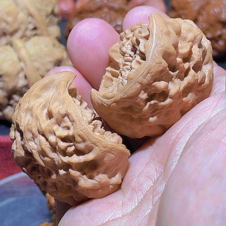 文玩核桃把件聚宝盆