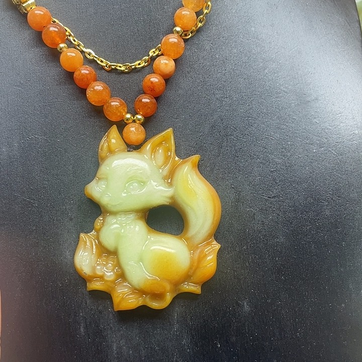 未镶嵌蛇纹石玉颈饰