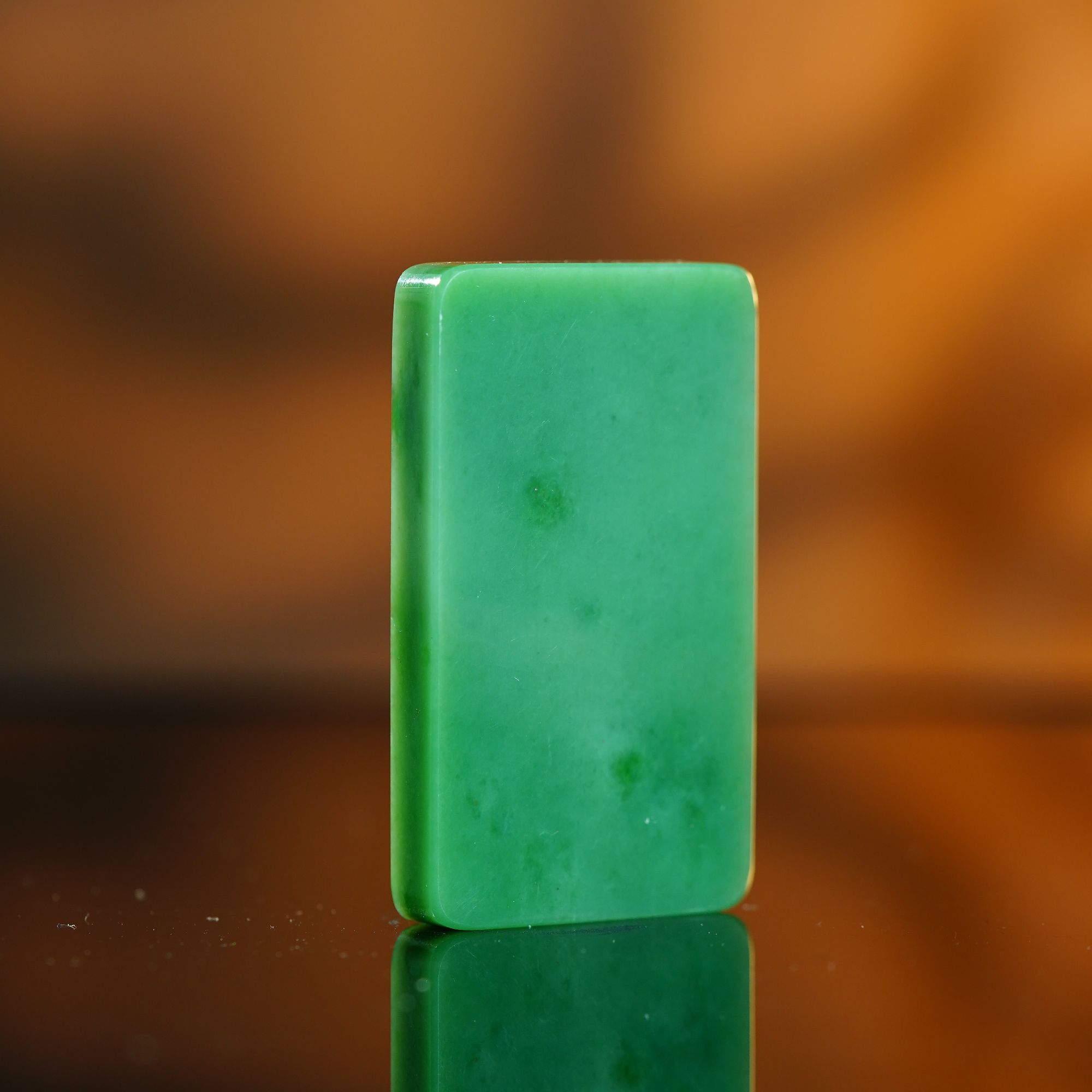 和田玉俄碧苹果绿无事牌 82.9g L251115007 B