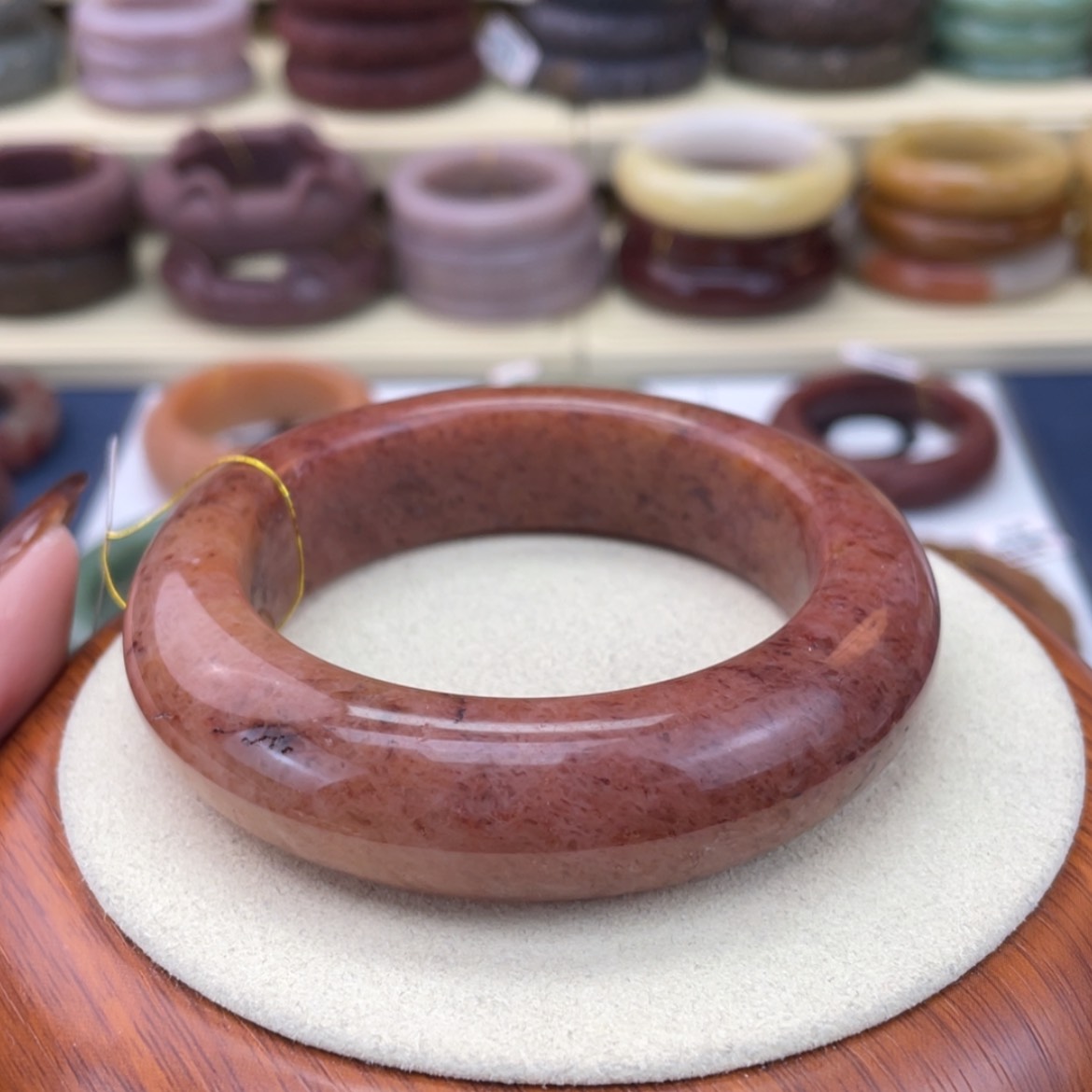 【闪购商品】石英质玉手镯未镶嵌