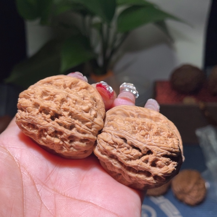 桃核把件              38