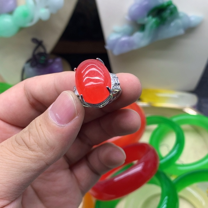 翡翠颈饰未镶嵌吊坠