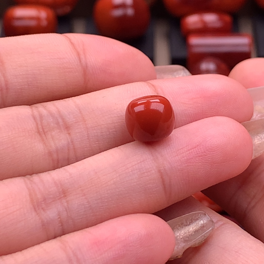 南红玛瑙南红川料原矿老型9.6mm未镶嵌7*