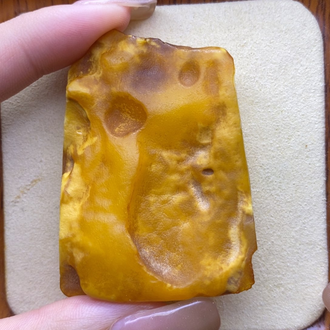 琥珀未镶嵌珠宝奇石陈