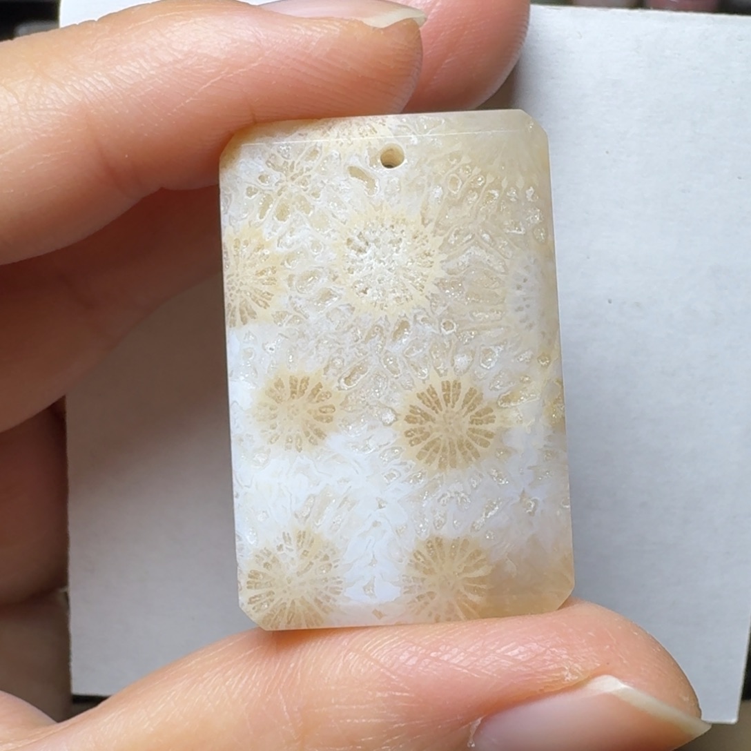 硅化玉爆闪冰透花未镶嵌