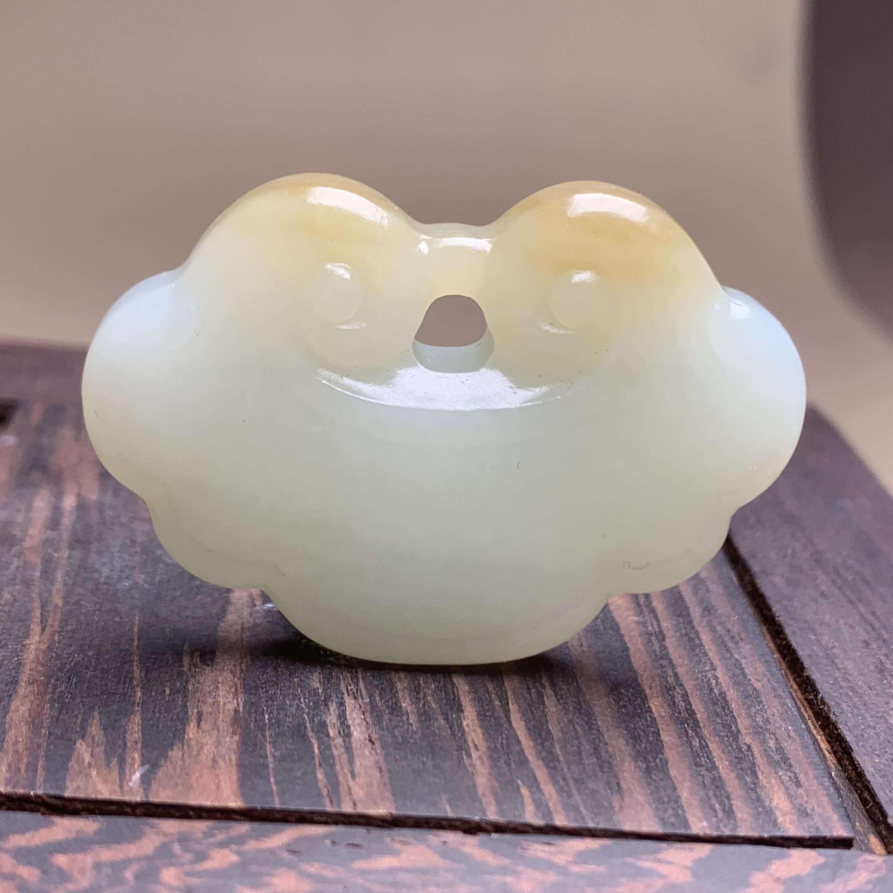 D245珠宝玉石精选和田玉吊坠