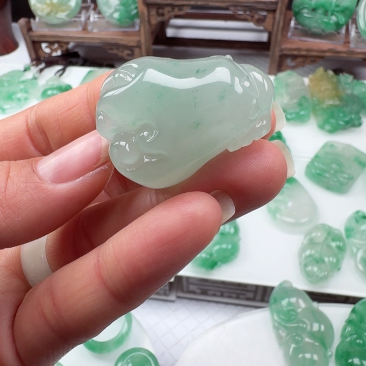 石英质玉颈饰未镶嵌