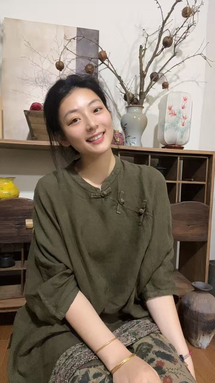 【大梅子推荐】设计款亚麻盘扣袍子X5011A