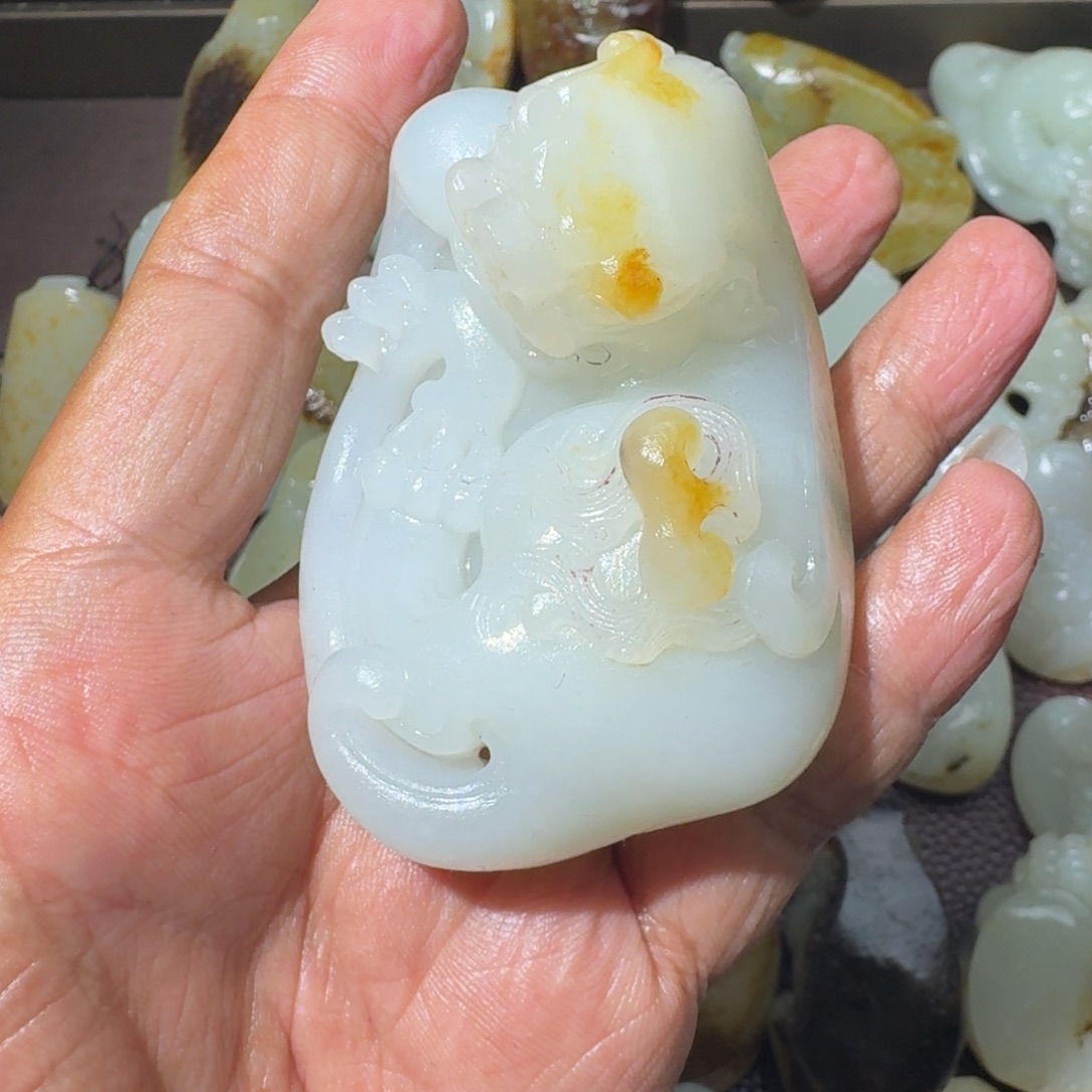 和田玉未镶嵌颈饰