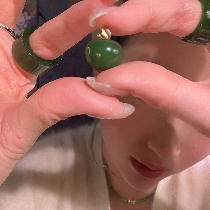 和田玉18K金镶嵌颈饰