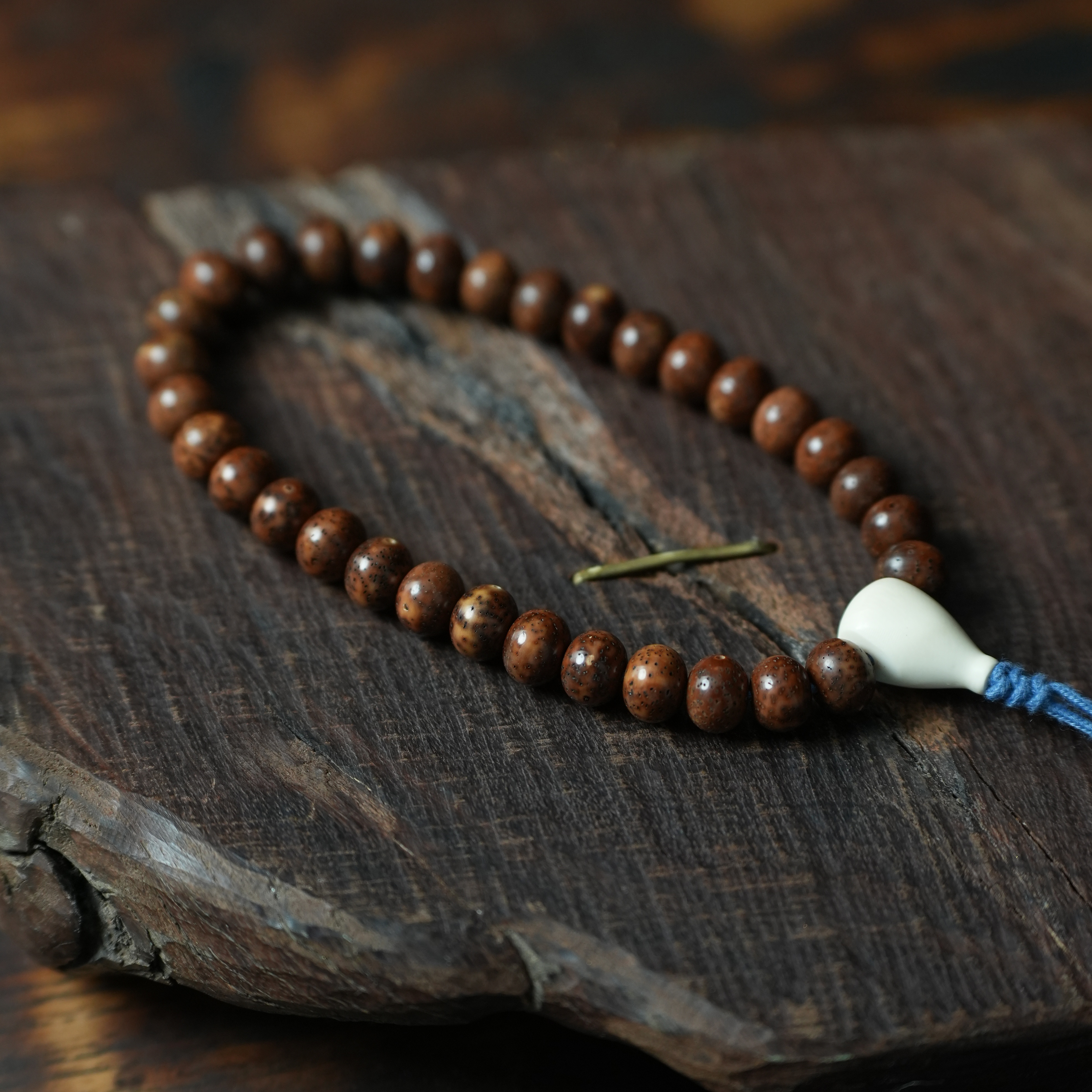 酸儿文玩·精工级珀金苹果珠10*8MM三通款手持（B）