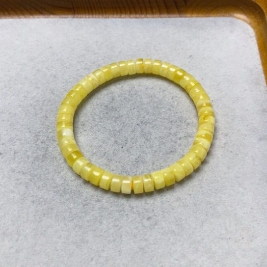 蜜蜡裸石未镶嵌手串