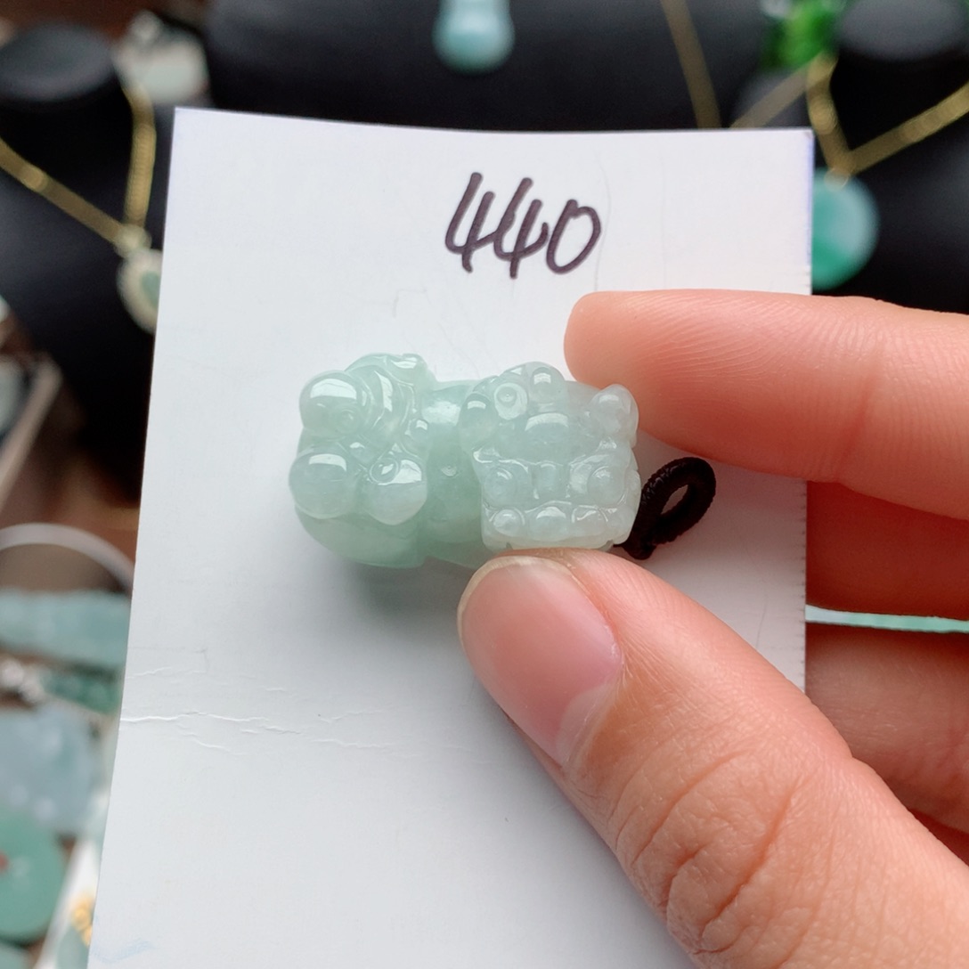 翡翠颈饰未镶嵌吊坠