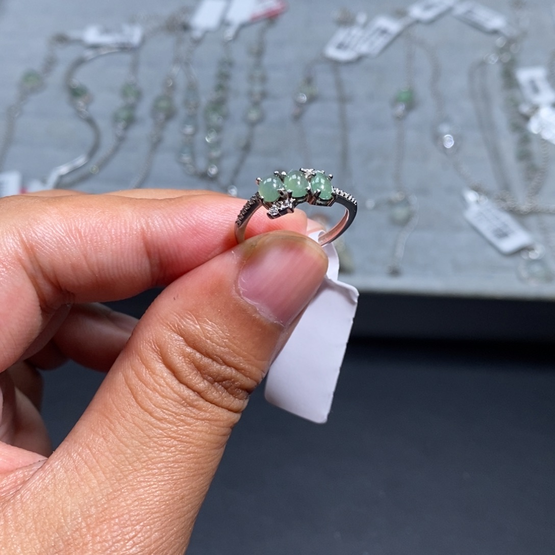 翡翠挂件银S925镶嵌戒指