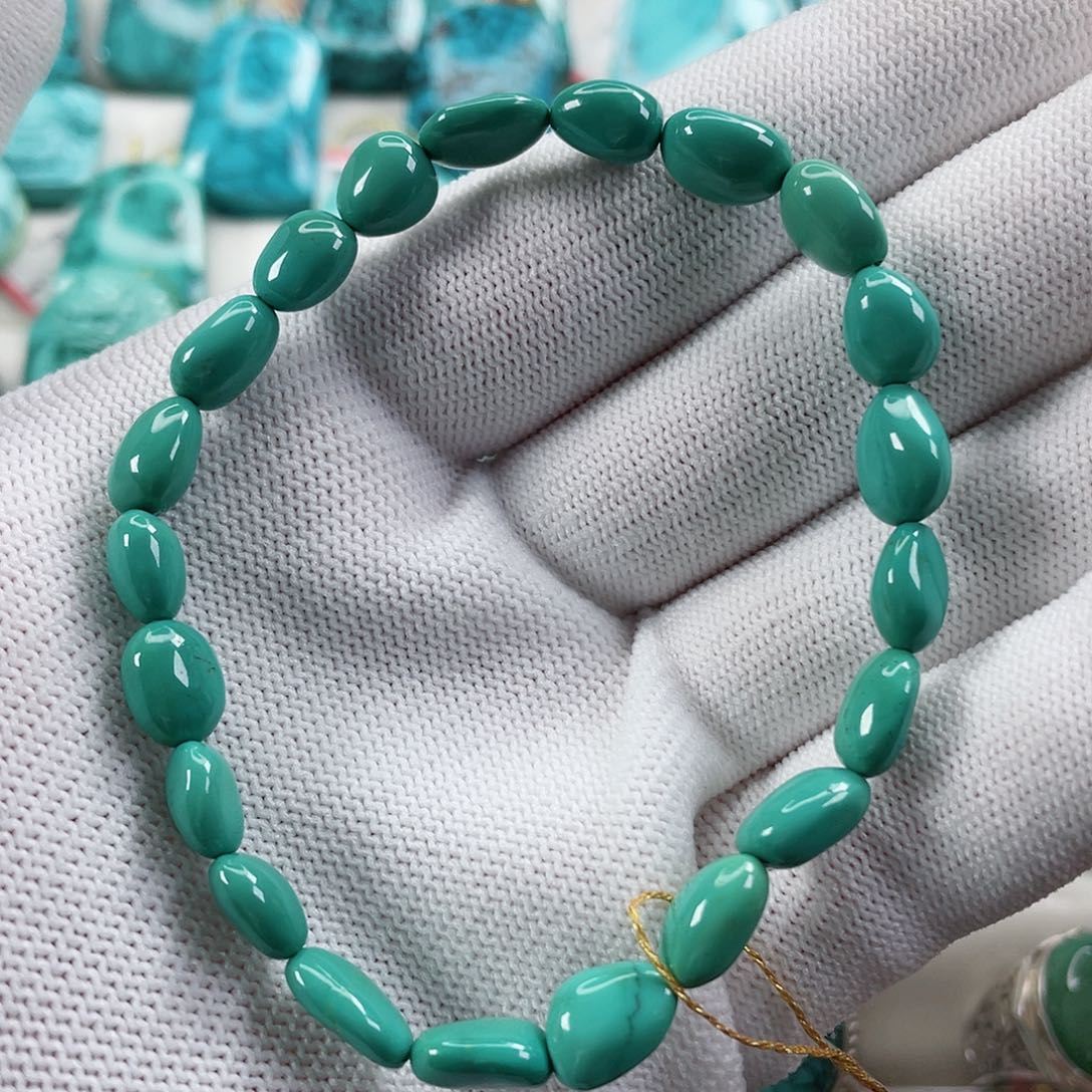 绿松石颈饰未镶嵌