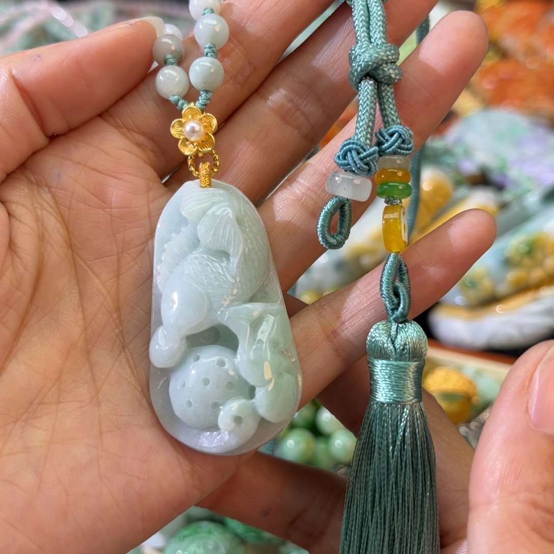 翡翠颈饰未镶嵌待编款