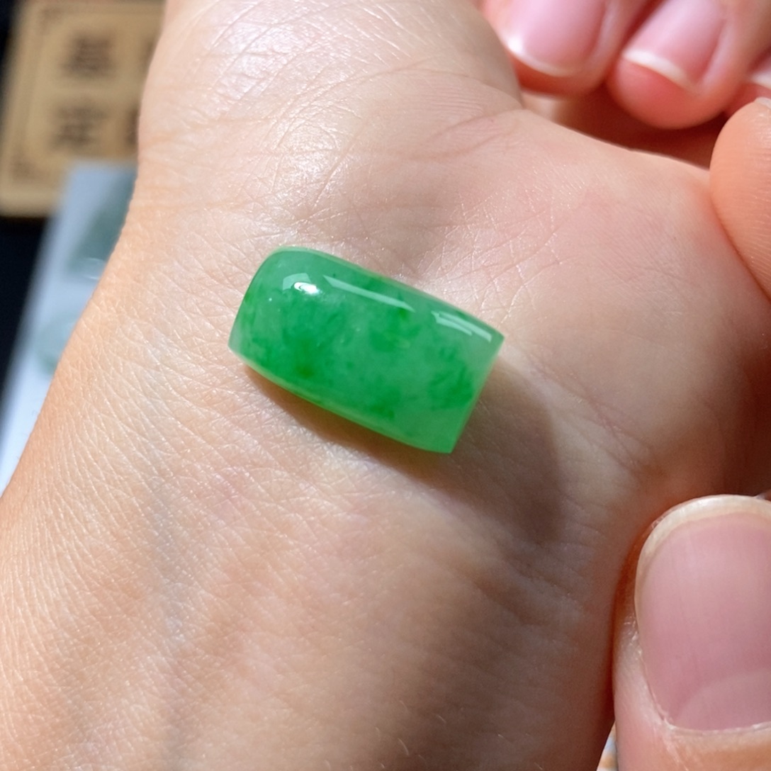 定制翡翠未镶嵌翡翠17.8×10.1×6.1