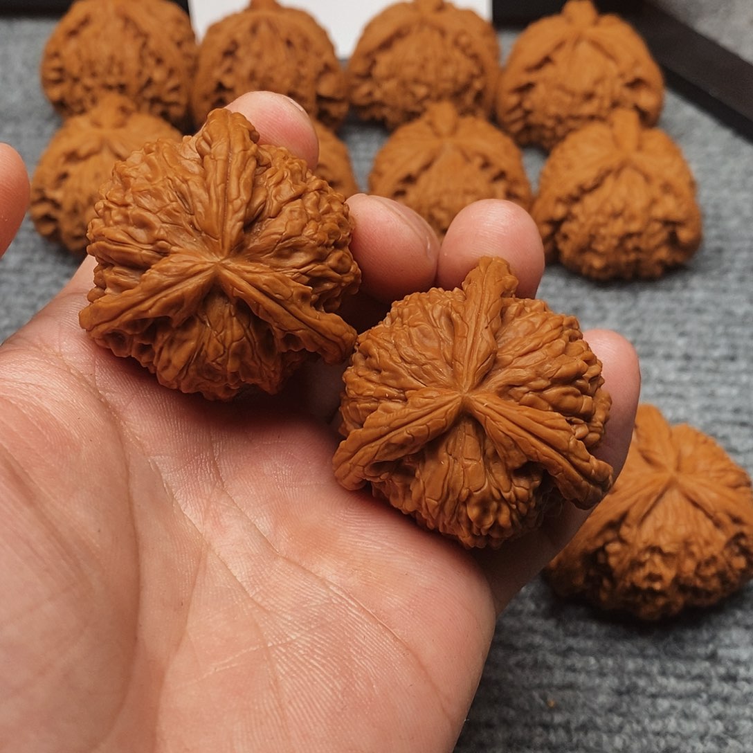 文玩核桃吊坠n**o精工修复三棱40白奔