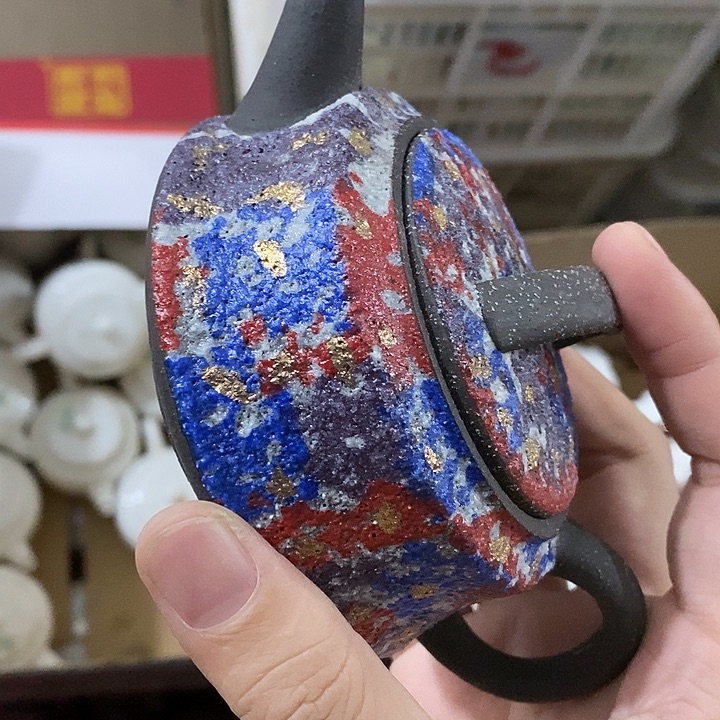 陶瓷艺术品及陶瓷壶