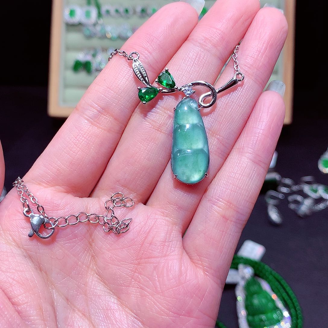 【闪购商品】翡翠吊坠(不含链)未镶嵌