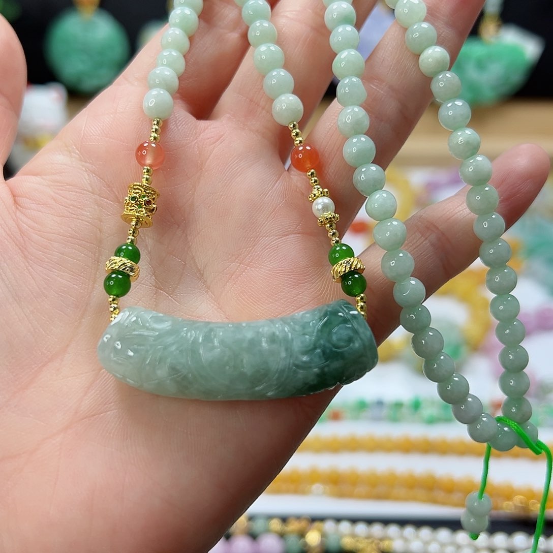 颈饰未镶嵌翡翠项链