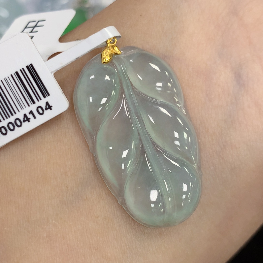 颈饰18K金镶嵌翡翠