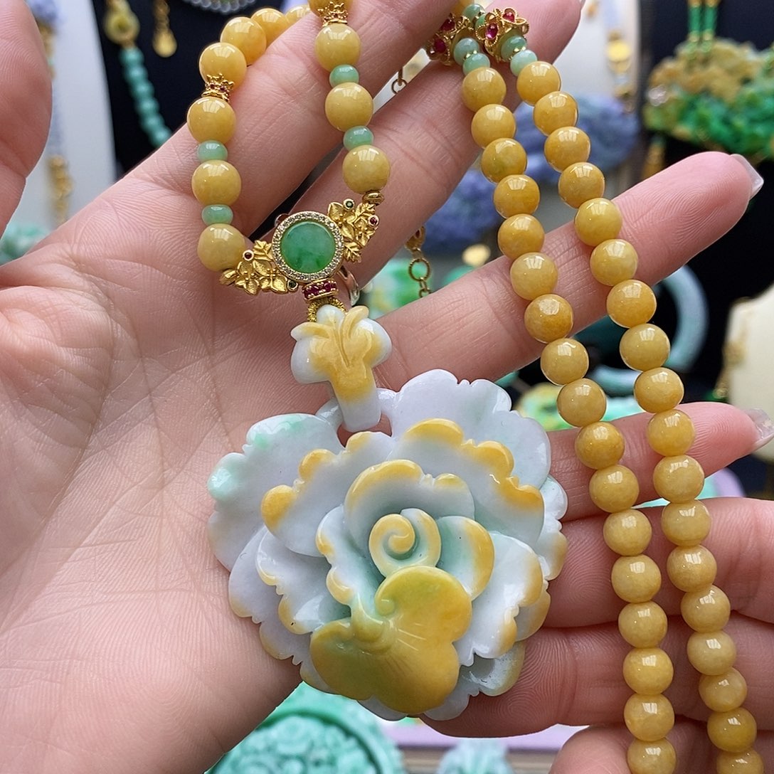 翡翠耳饰未镶嵌天然