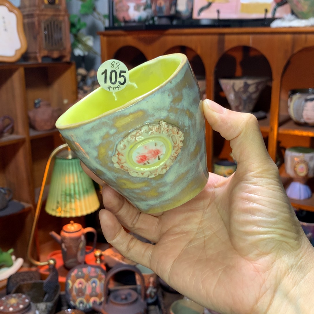 陶瓷下播福利·中古油画手握杯